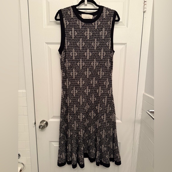Carolina Herrera Dresses & Skirts - Carolina Herrera Black and White Geometric Midi Dress